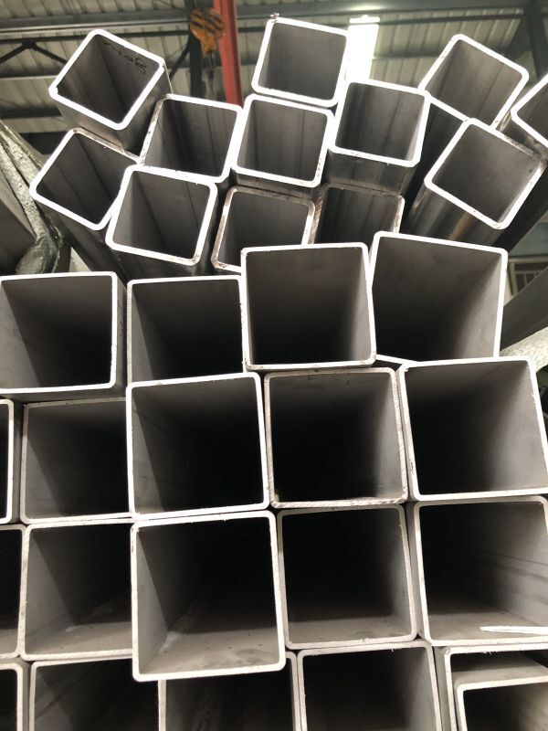 熱鍍鋅方矩管的價(jià)格受到哪些因素影響？